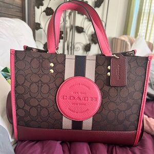The Dempsey Tote 22 In Signature Jacquard With Stripe And Coach Patch